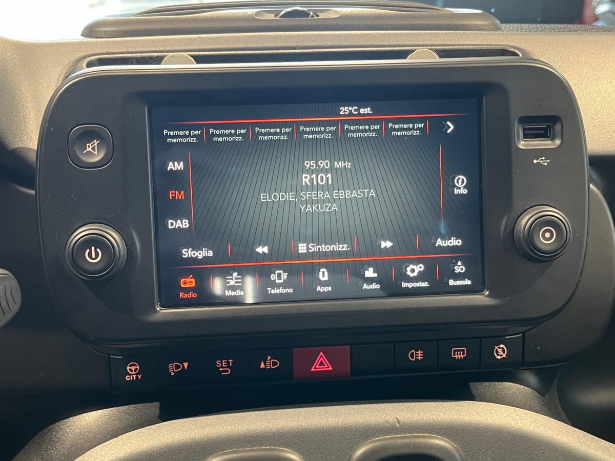 Fiat Panda 1.0 FireFly S&S Hybrid City Cross (13)