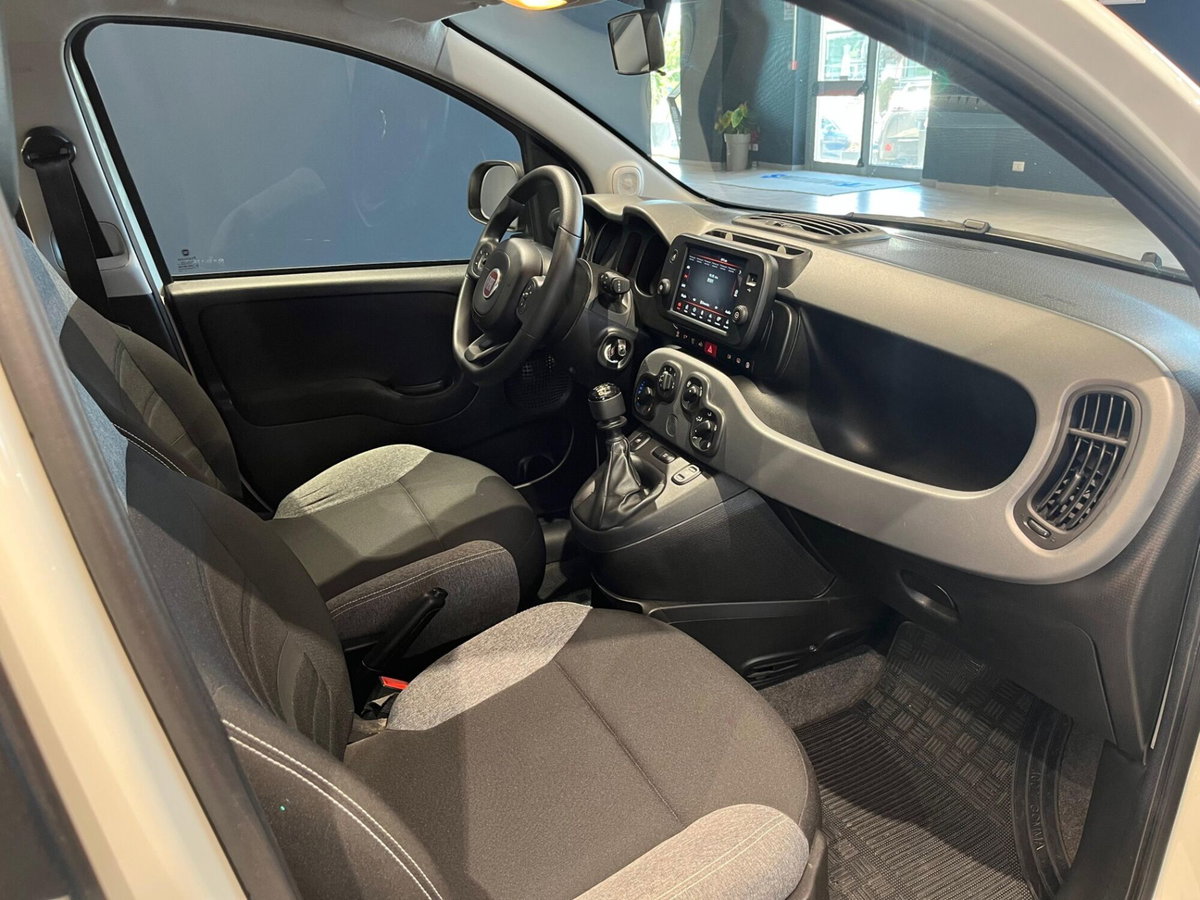 Fiat Panda 1.0 FireFly S&S Hybrid City Cross (16)