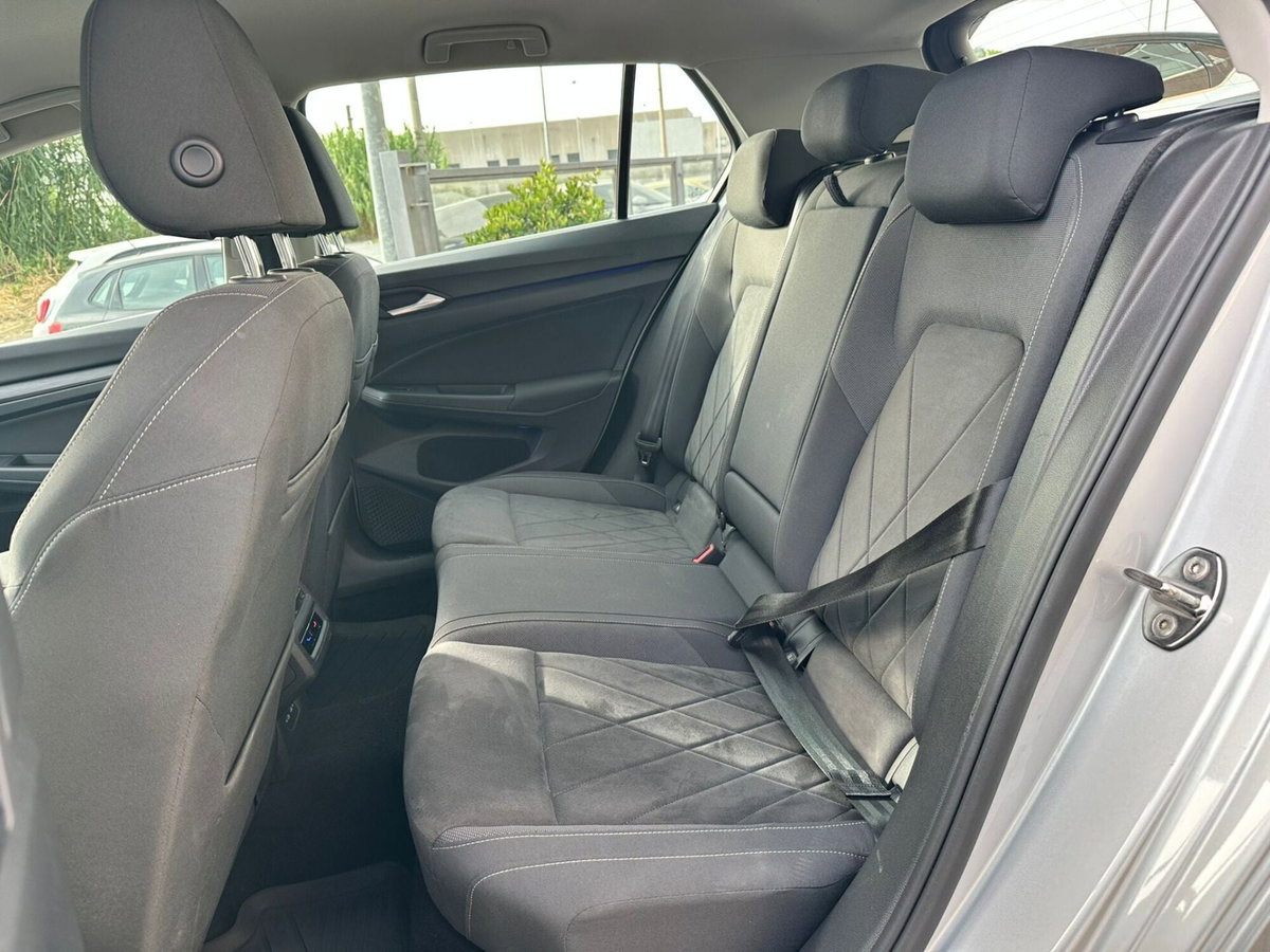 Volkswagen Golf 1.5 TGI DSG Style (12)