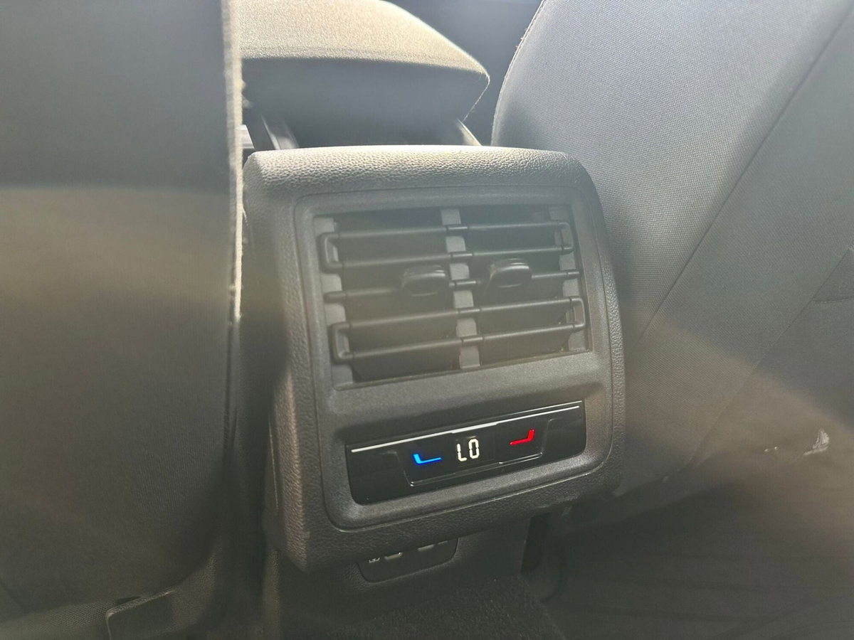 Volkswagen Golf 1.5 TGI DSG Style (17)