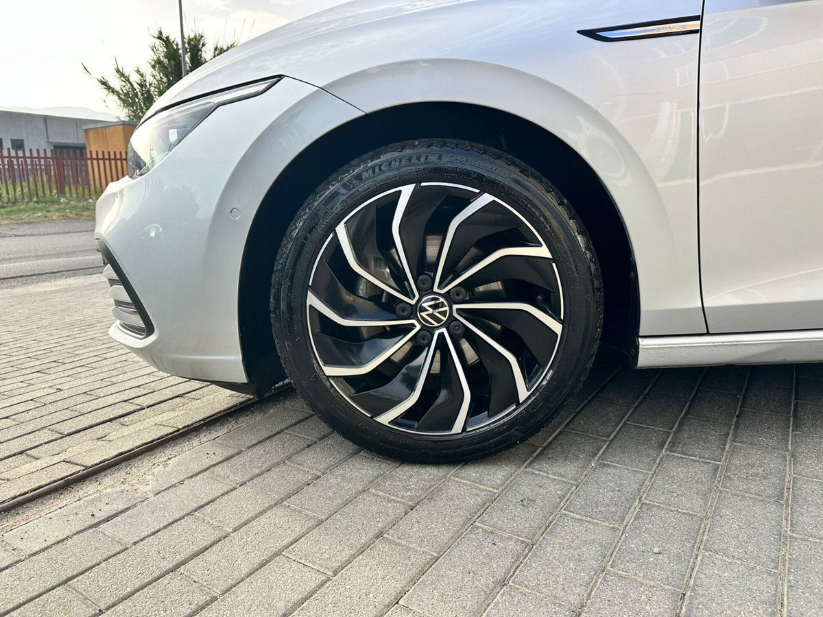 Volkswagen Golf 1.5 TGI DSG Style (4)