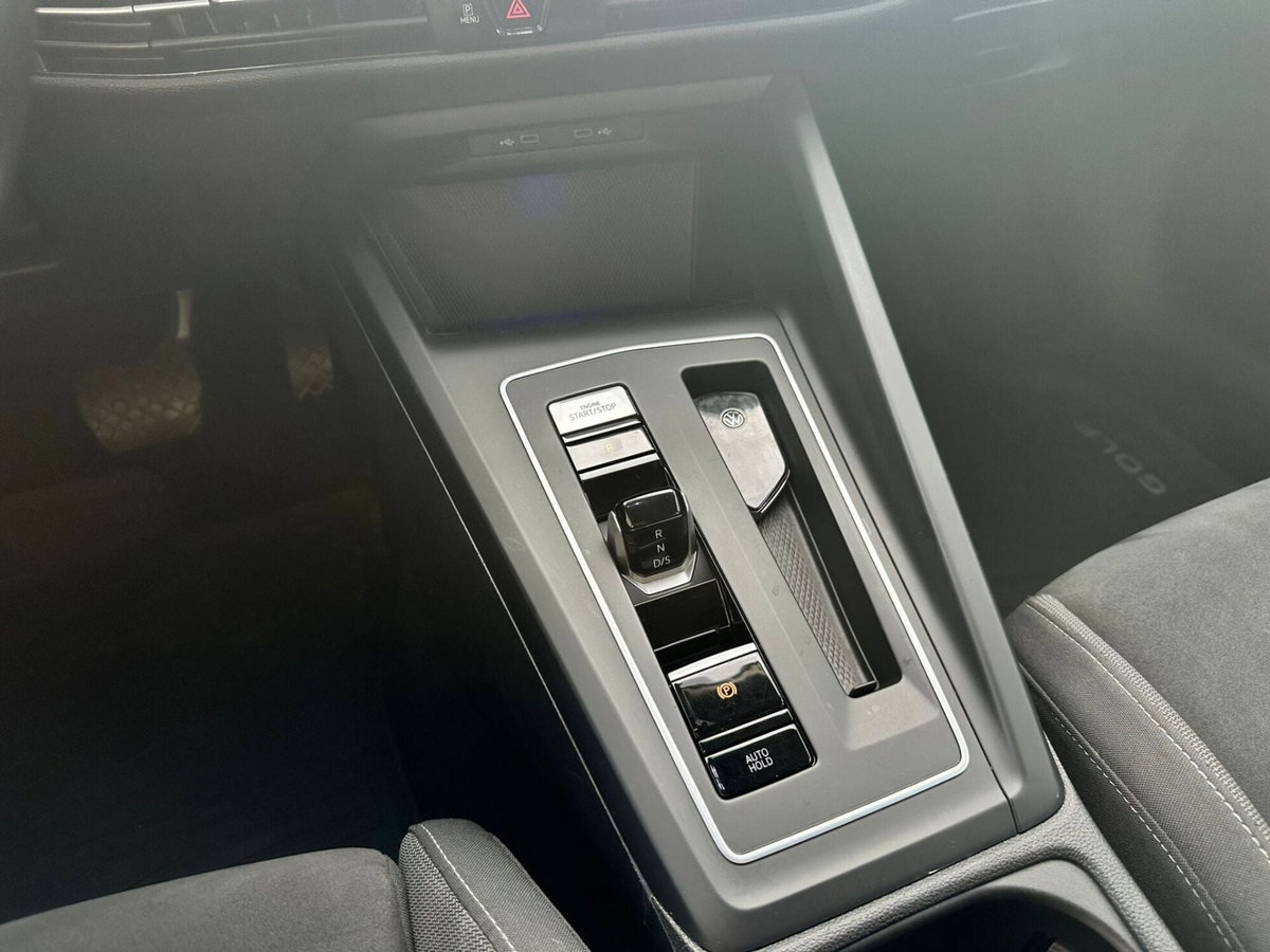 Volkswagen Golf 1.5 TGI DSG Style (7)