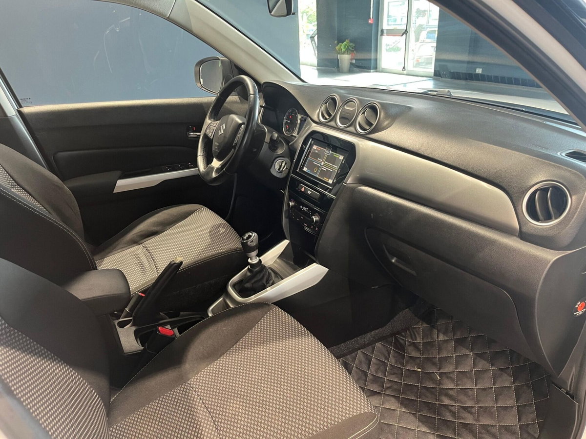 Suzuki Vitara 1.6 DDiS V-Top (11)