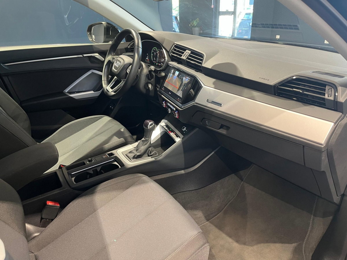 Audi Q3 Sportback 45 TFSI e S tronic Business Plus (11)