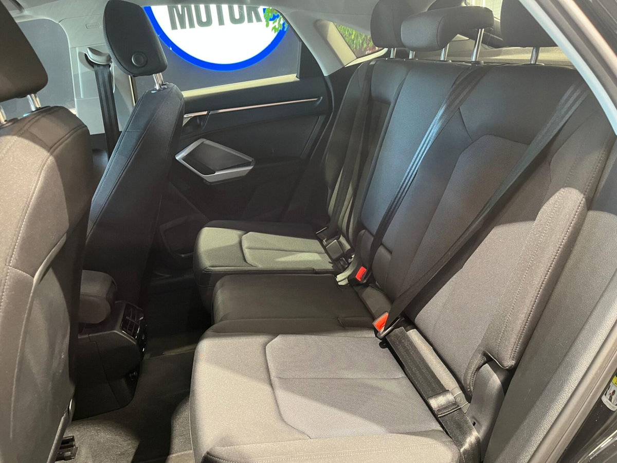 Audi Q3 Sportback 45 TFSI e S tronic Business Plus (13)