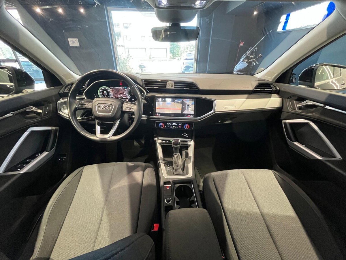 Audi Q3 Sportback 45 TFSI e S tronic Business Plus (18)