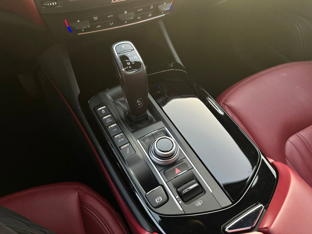 Maserati Levante Levante V6 Diesel 275 CV AWD Granlusso (11)