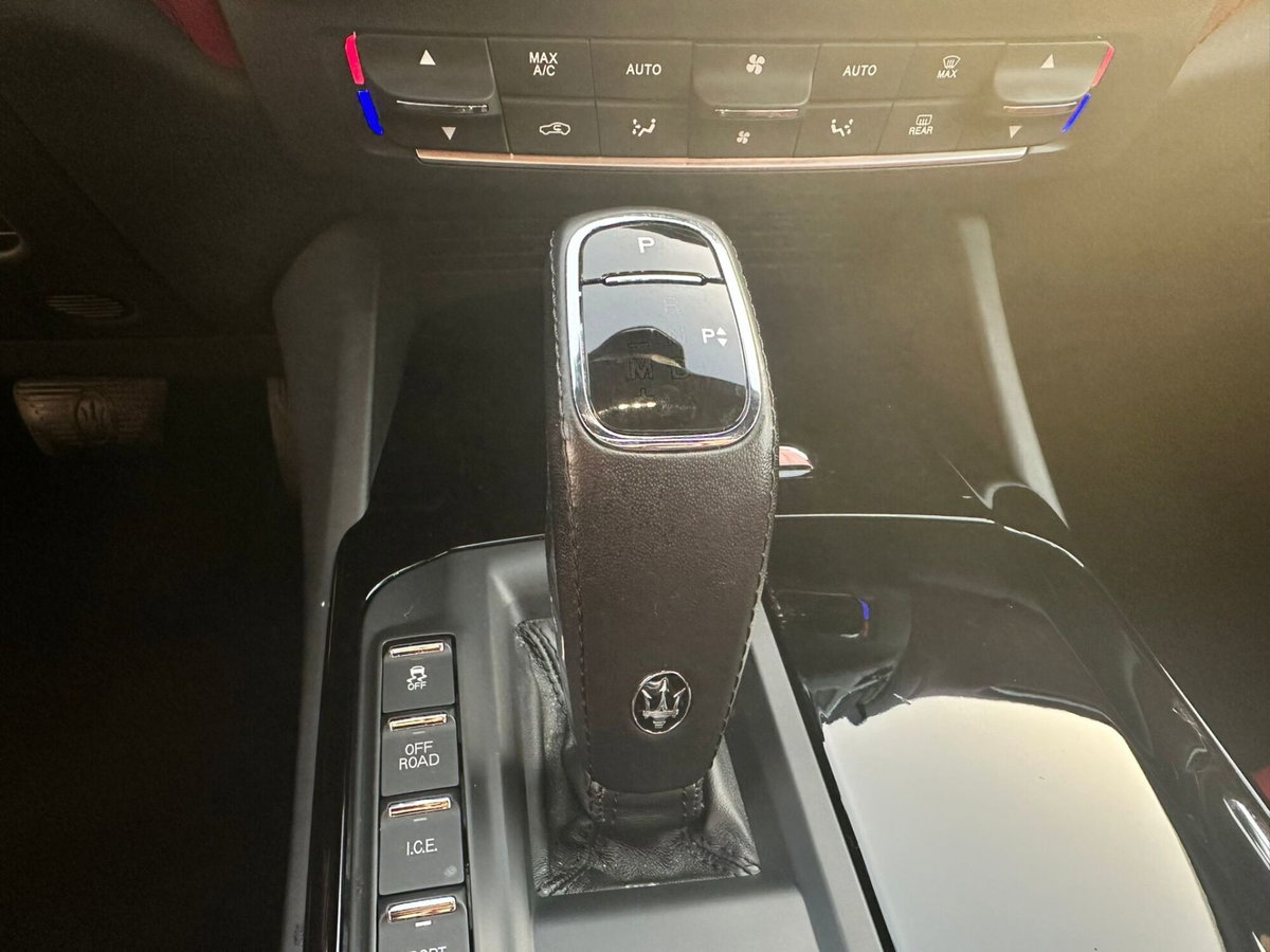 Maserati Levante Levante V6 Diesel 275 CV AWD Granlusso (14)