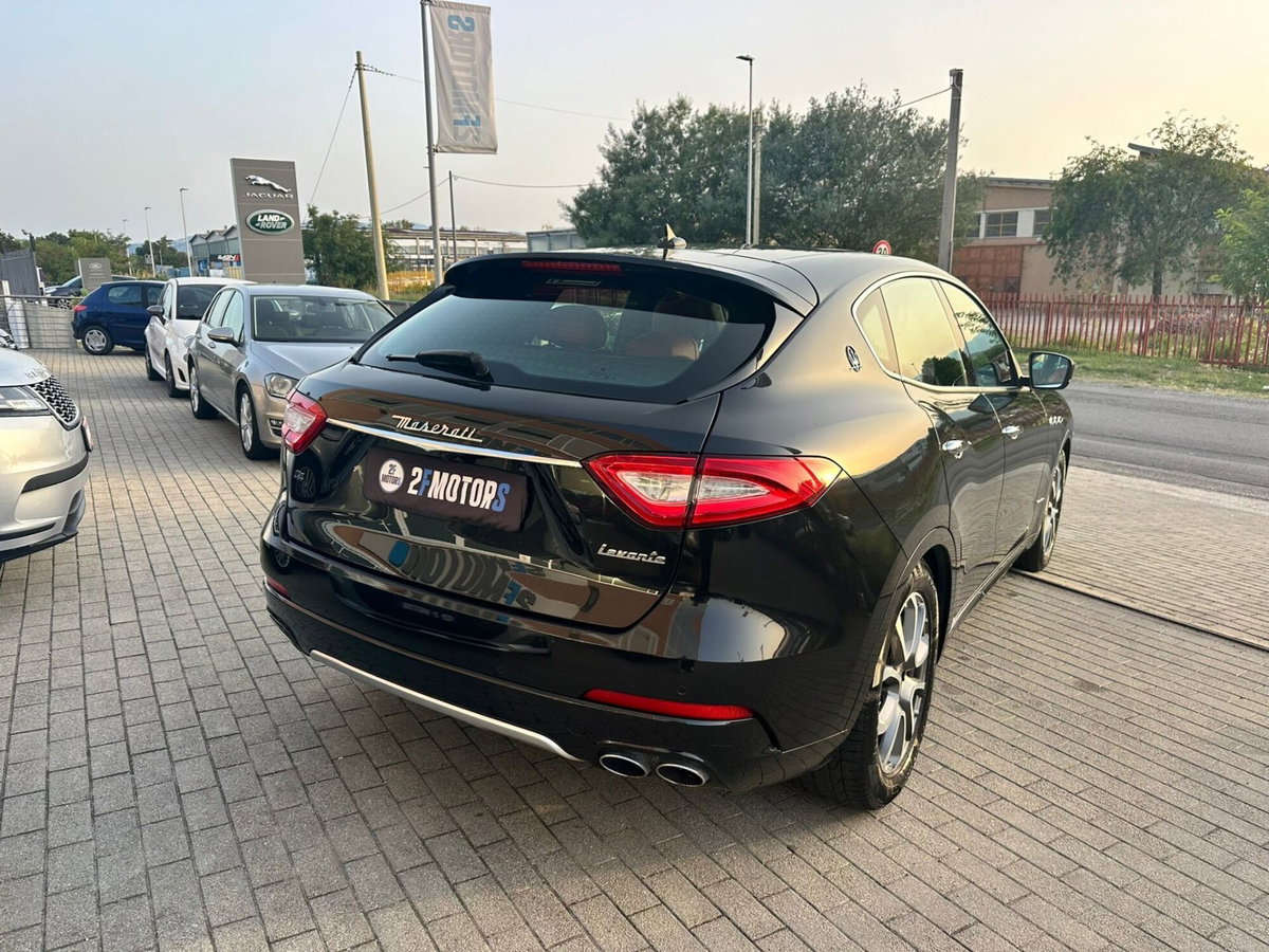 Maserati Levante Levante V6 Diesel 275 CV AWD Granlusso (4)