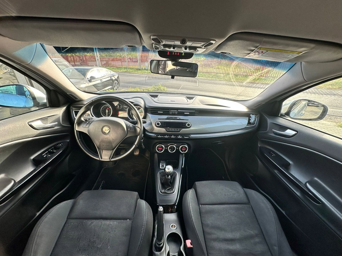 Alfa Romeo Giulietta 2.0 JTDm-2 Distinctive 140cv (12)