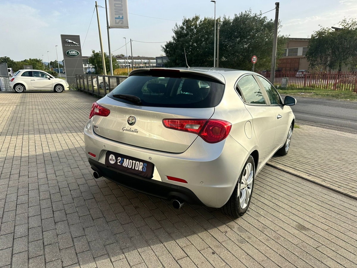 Alfa Romeo Giulietta 2.0 JTDm-2 Distinctive 140cv (3)