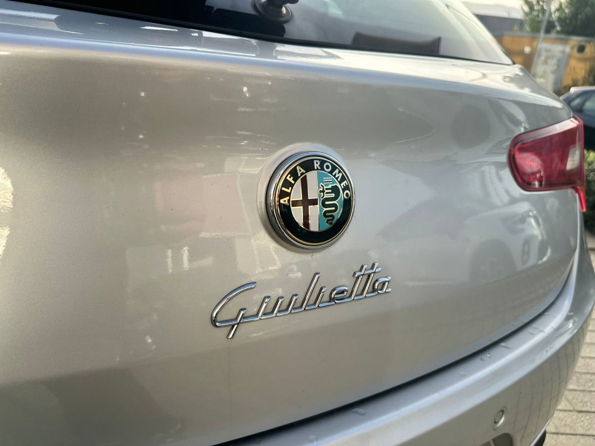 Alfa Romeo Giulietta 2.0 JTDm-2 Distinctive 140cv (6)