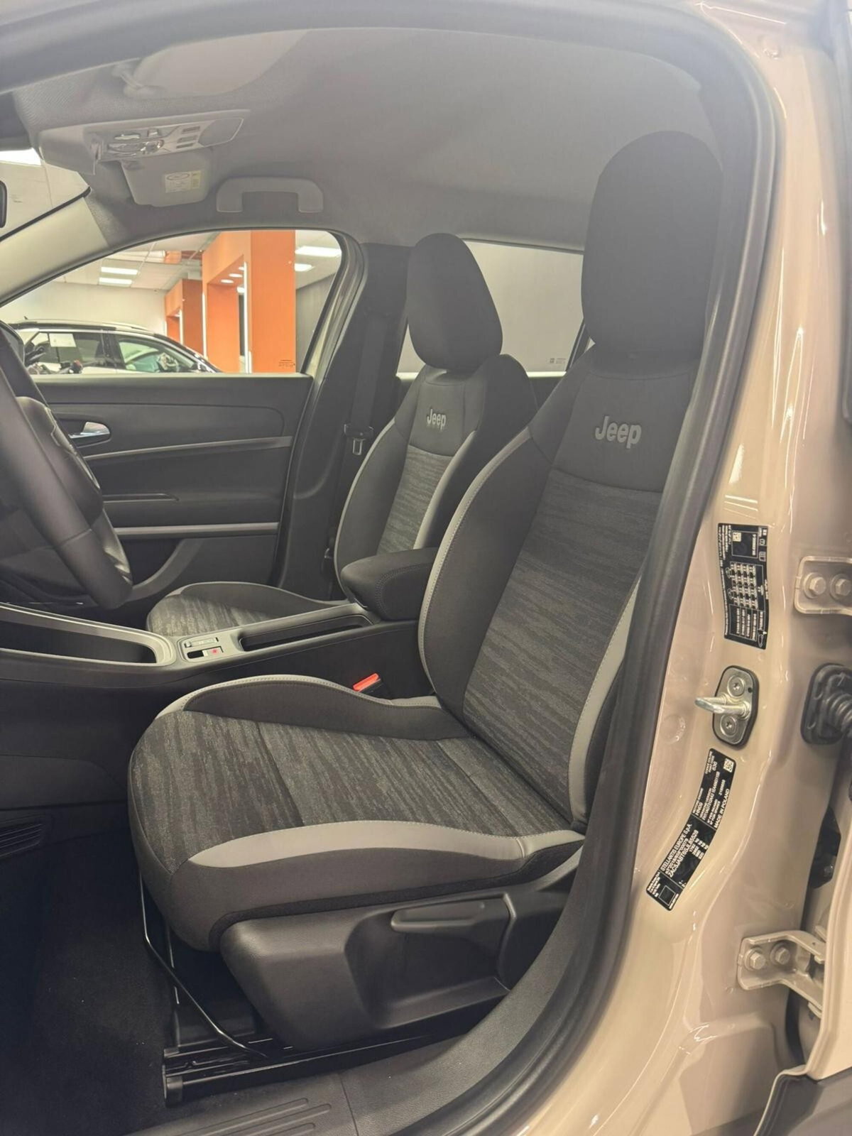 Jeep Avenger 1.2 turbo Longitude fwd 100cv (14)