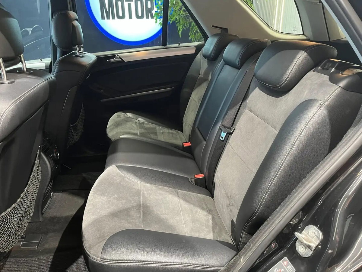 Mercedes-Benz Classe ML 320 CDI Sport (13)