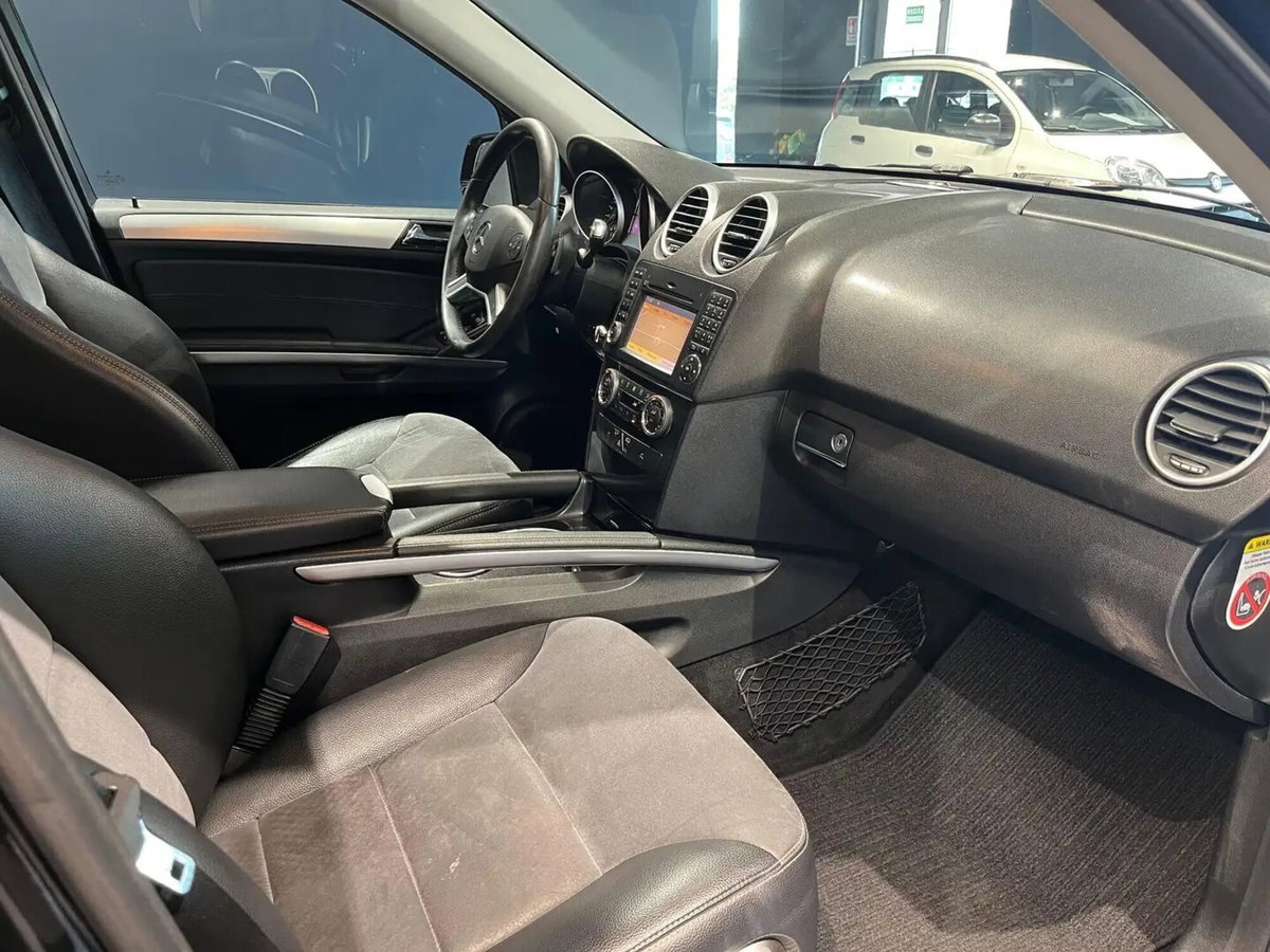 Mercedes-Benz Classe ML 320 CDI Sport (15)