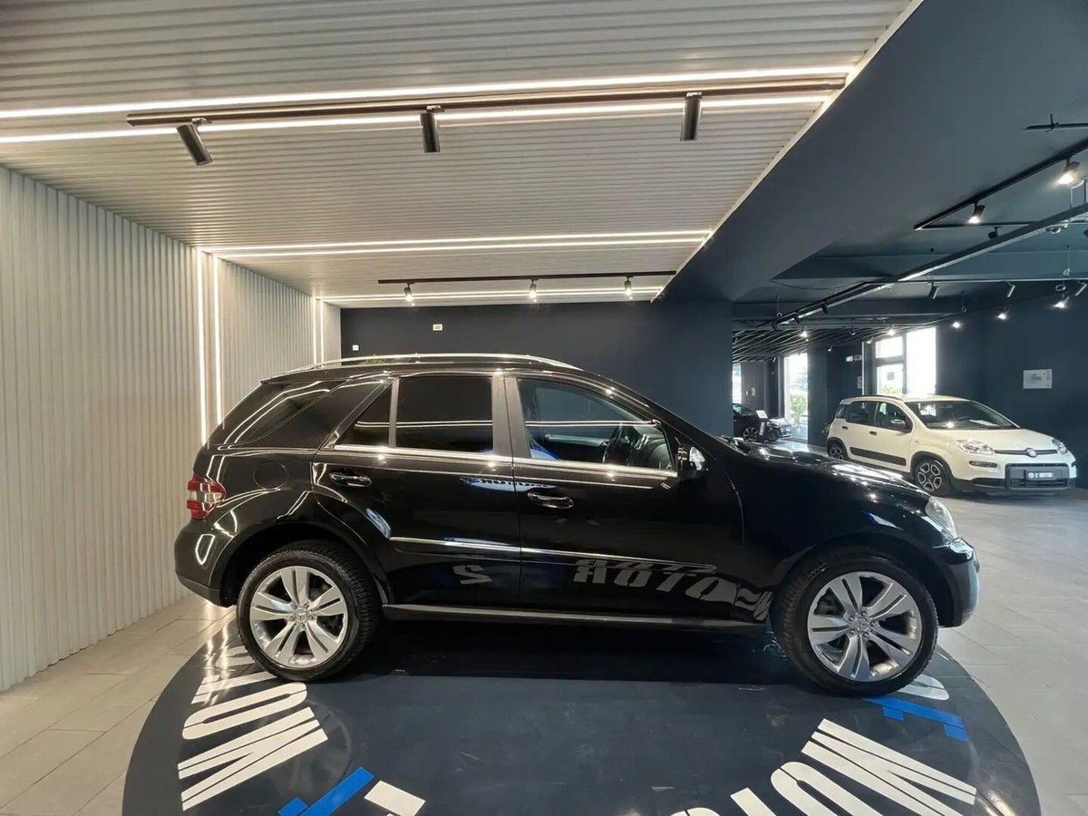 Mercedes-Benz Classe ML 320 CDI Sport (8)