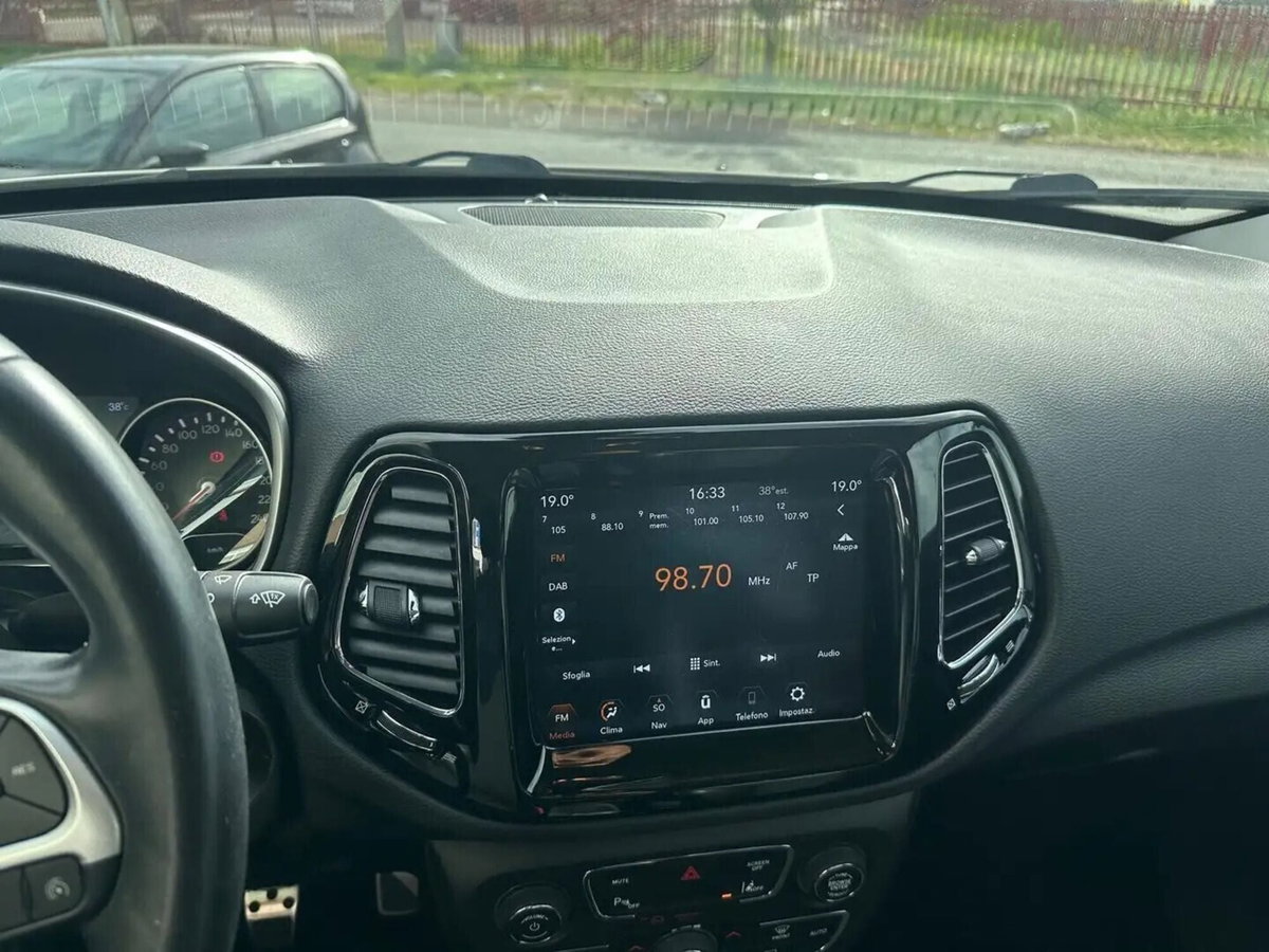 Jeep Compass 1.6 Multijet II 2WD Limited (10)