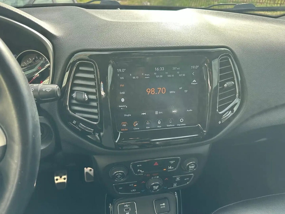 Jeep Compass 1.6 Multijet II 2WD Limited (11)