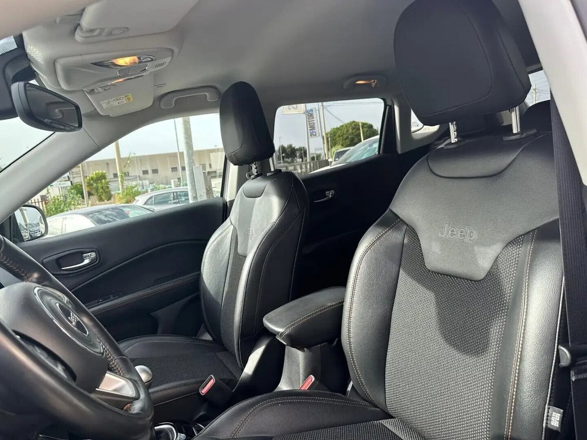 Jeep Compass 1.6 Multijet II 2WD Limited (15)