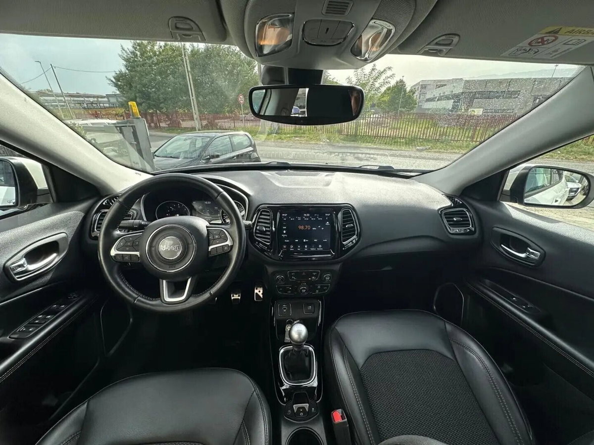 Jeep Compass 1.6 Multijet II 2WD Limited (8)