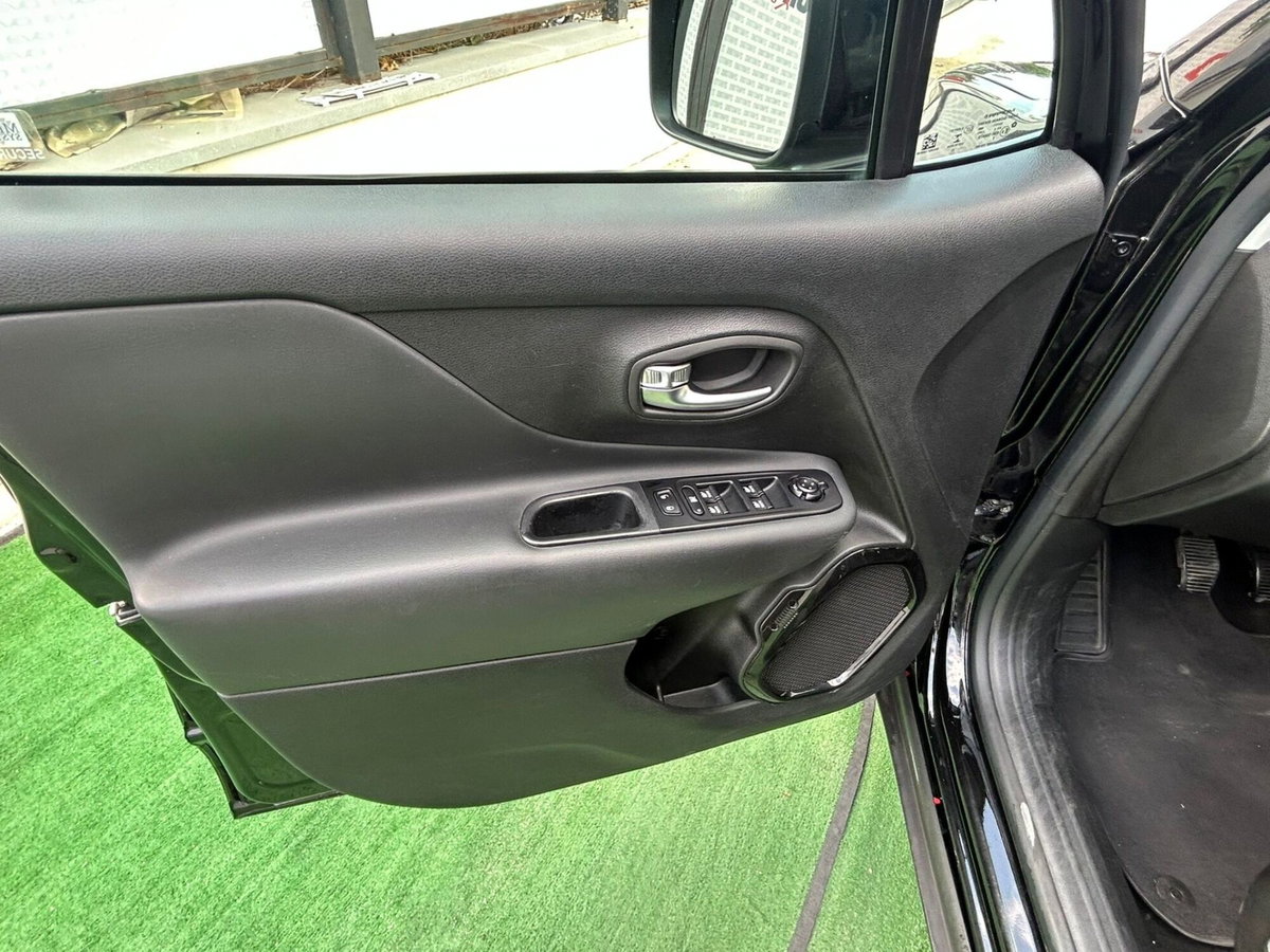 Jeep Renegade 1.6 Mjt 130 CV Limited (10)