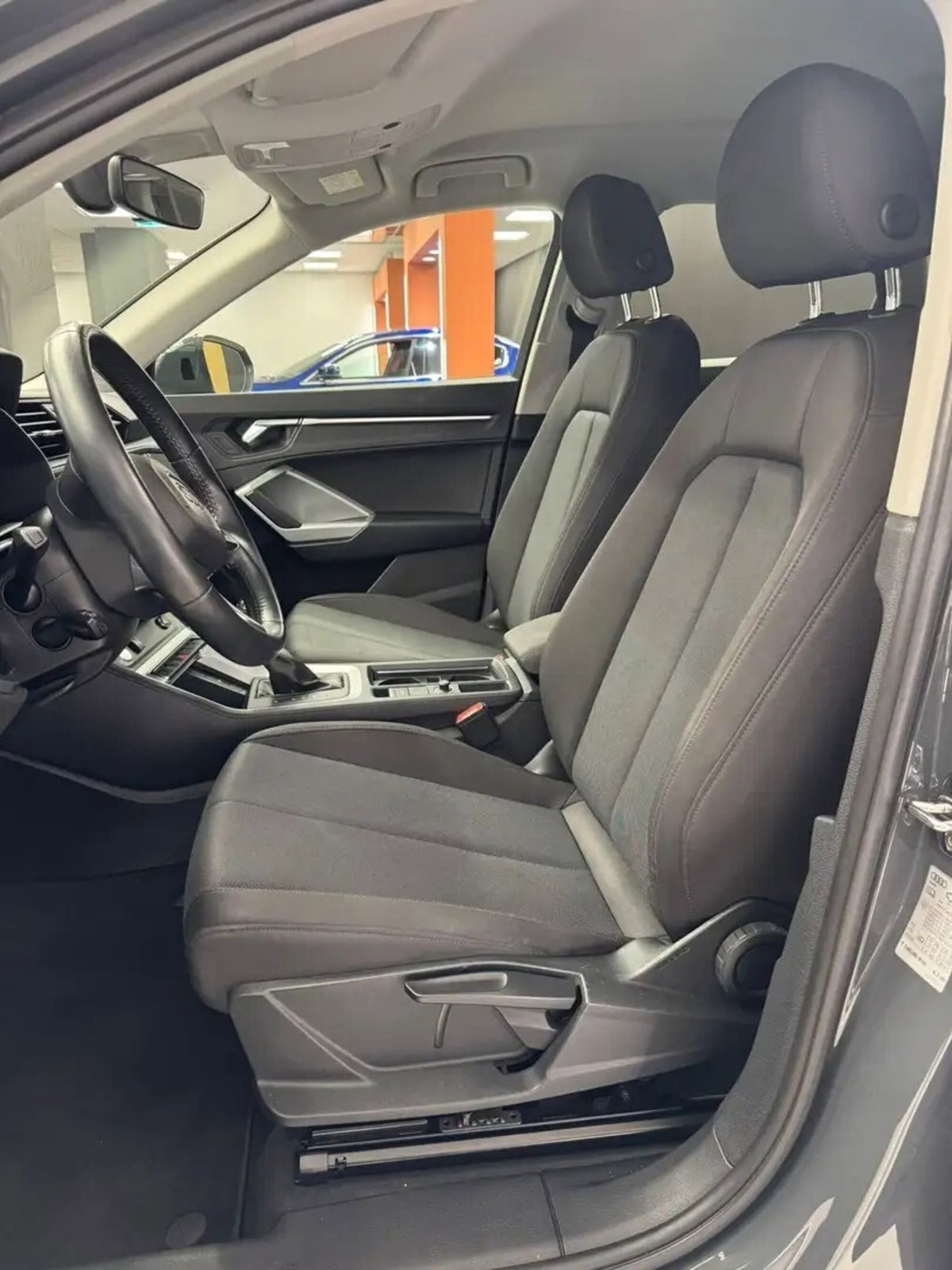 Audi Q3 35 TDI quattro S tronic Business (12)