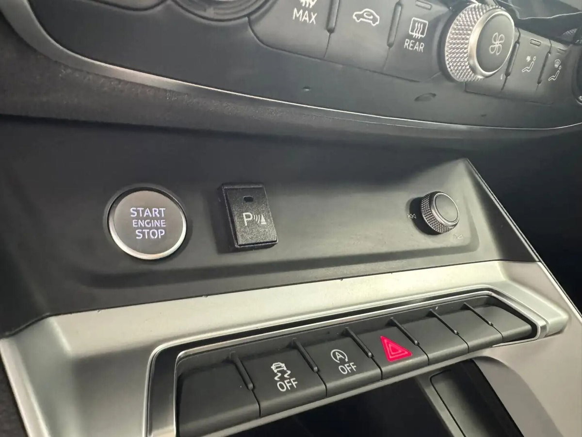 Audi Q3 35 TDI quattro S tronic Business (13)