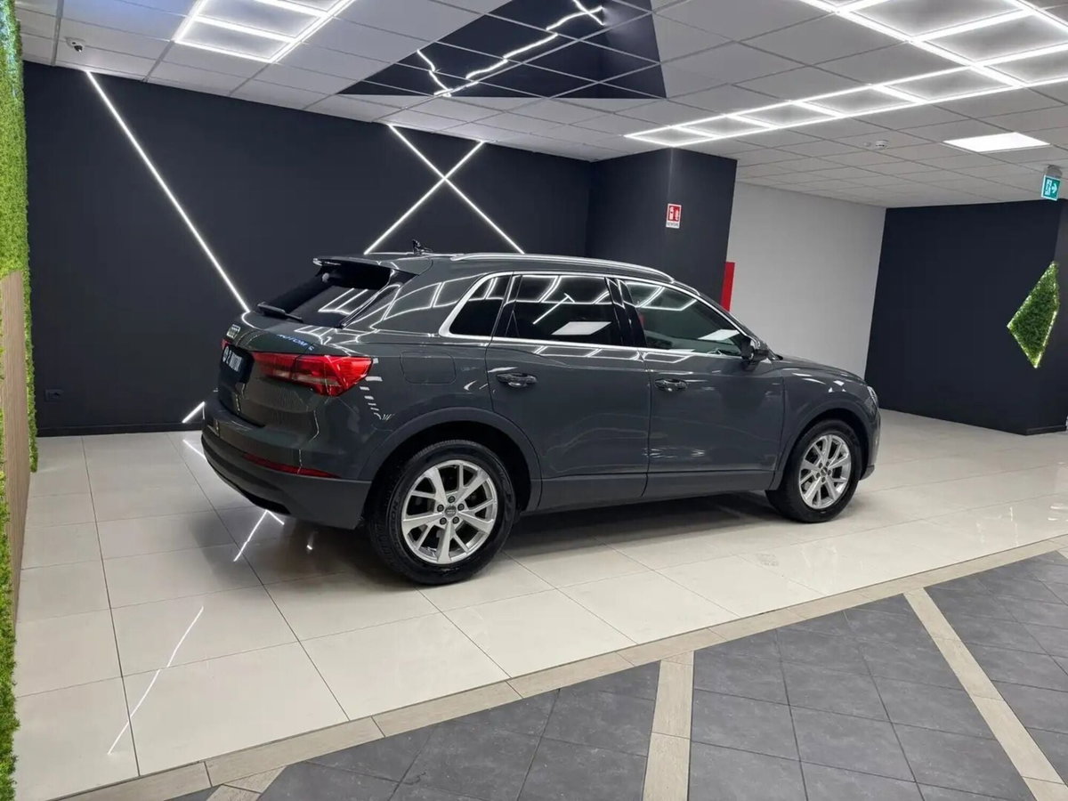 Audi Q3 35 TDI quattro S tronic Business (2)