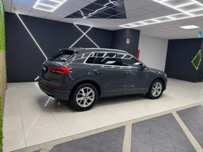 Audi Q3 35 TDI quattro S tronic Business (2)