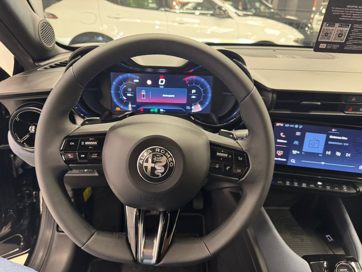 Alfa Romeo Junior 1.2 ibrida 145cv edct6 (11)