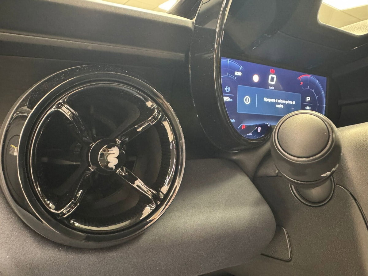 Alfa Romeo Junior 1.2 ibrida 145cv edct6 (17)