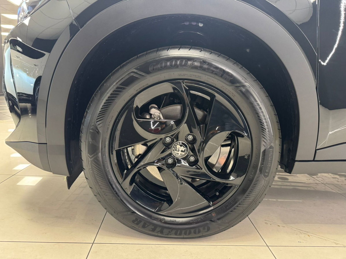 Alfa Romeo Junior 1.2 ibrida 145cv edct6 (19)