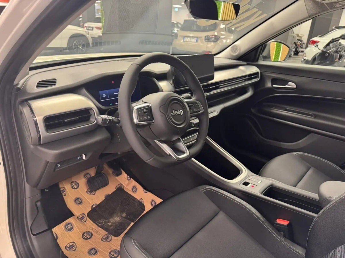 Jeep Avenger 1.2 turbo Altitude fwd 100cv (14)