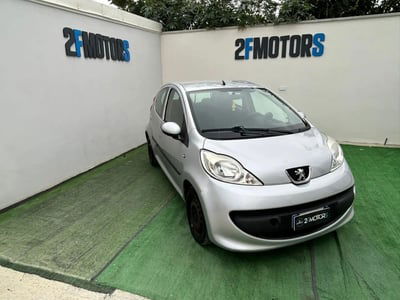 Peugeot 107 68CV 5p. Desir usata