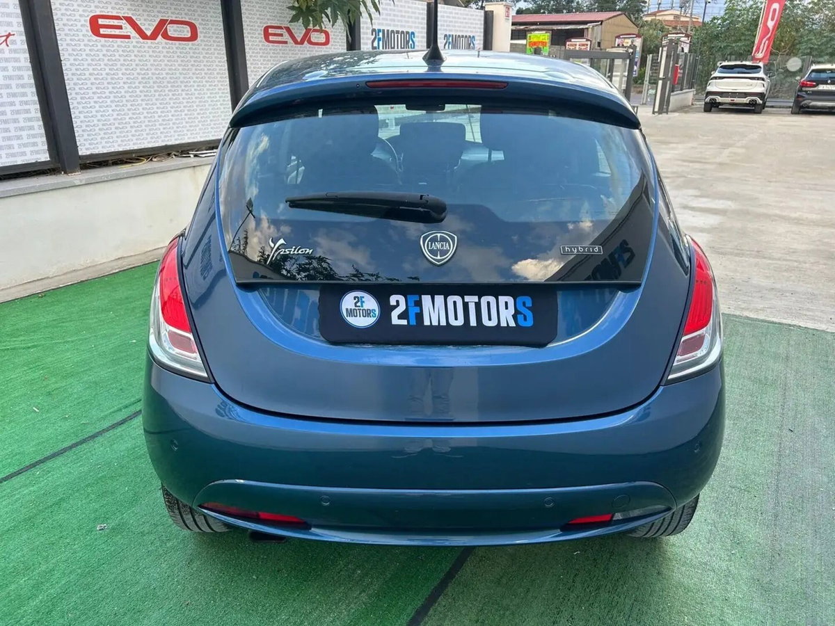Lancia Ypsilon 1.0 FireFly 5 porte S&S Hybrid Silver Plus (5)