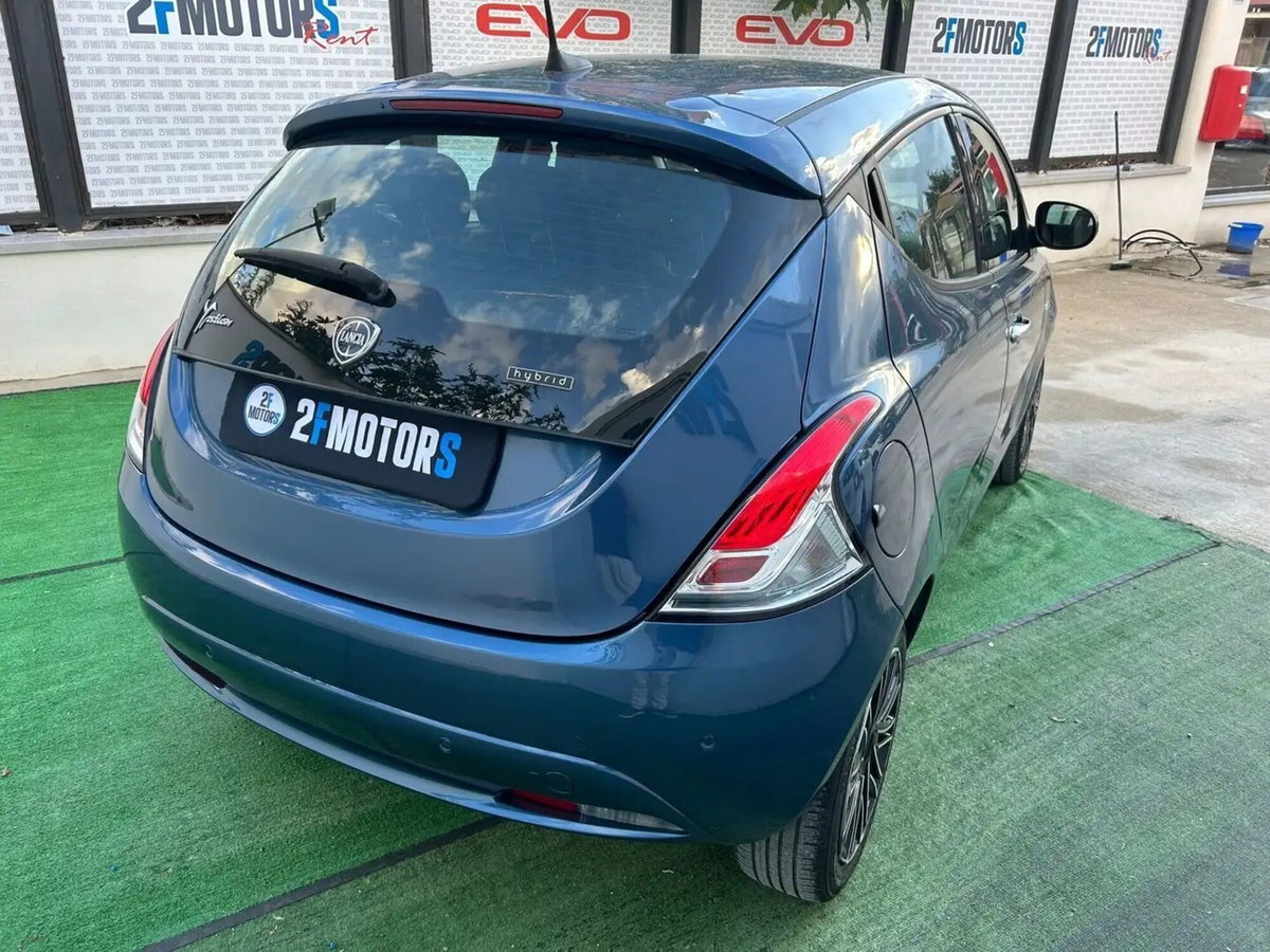 Lancia Ypsilon 1.0 FireFly 5 porte S&S Hybrid Silver Plus (6)
