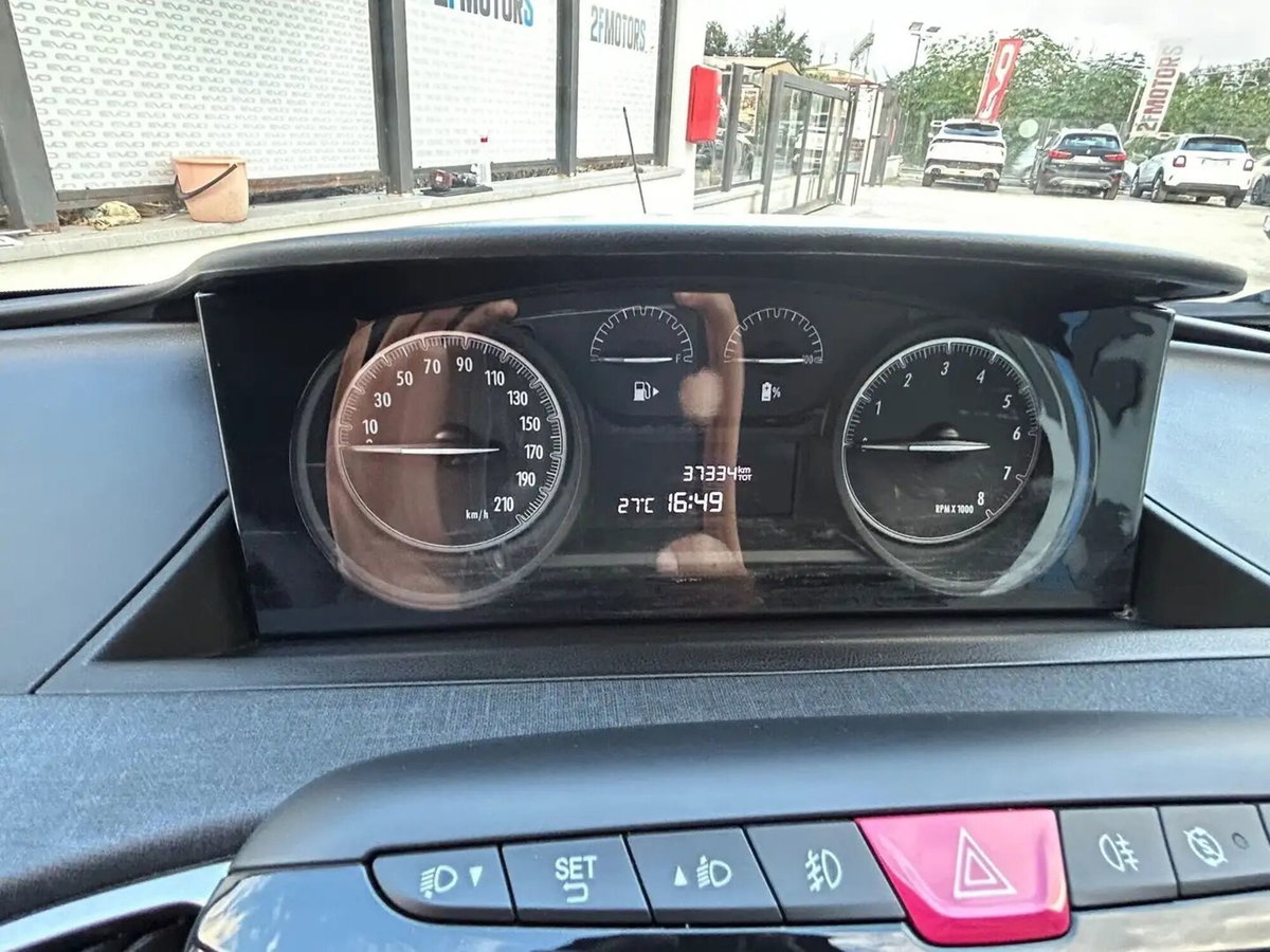 Lancia Ypsilon 1.0 FireFly 5 porte S&S Hybrid Silver Plus (9)