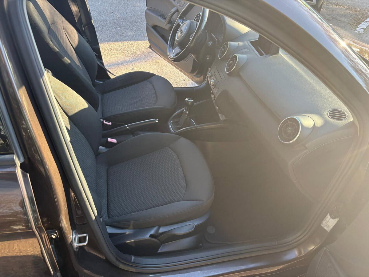 Audi A1 1.2 TFSI Attraction (15)