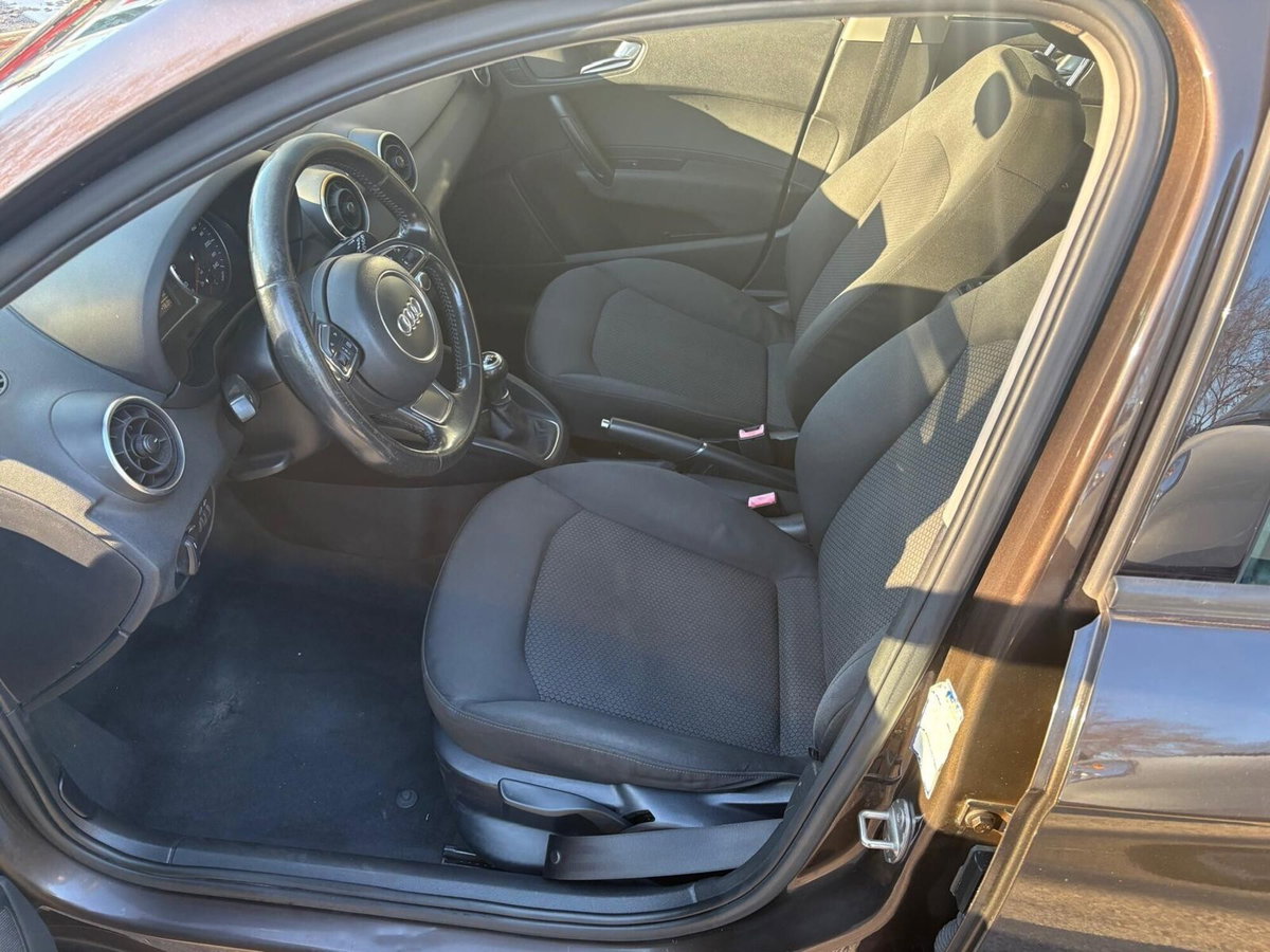 Audi A1 1.2 TFSI Attraction (18)