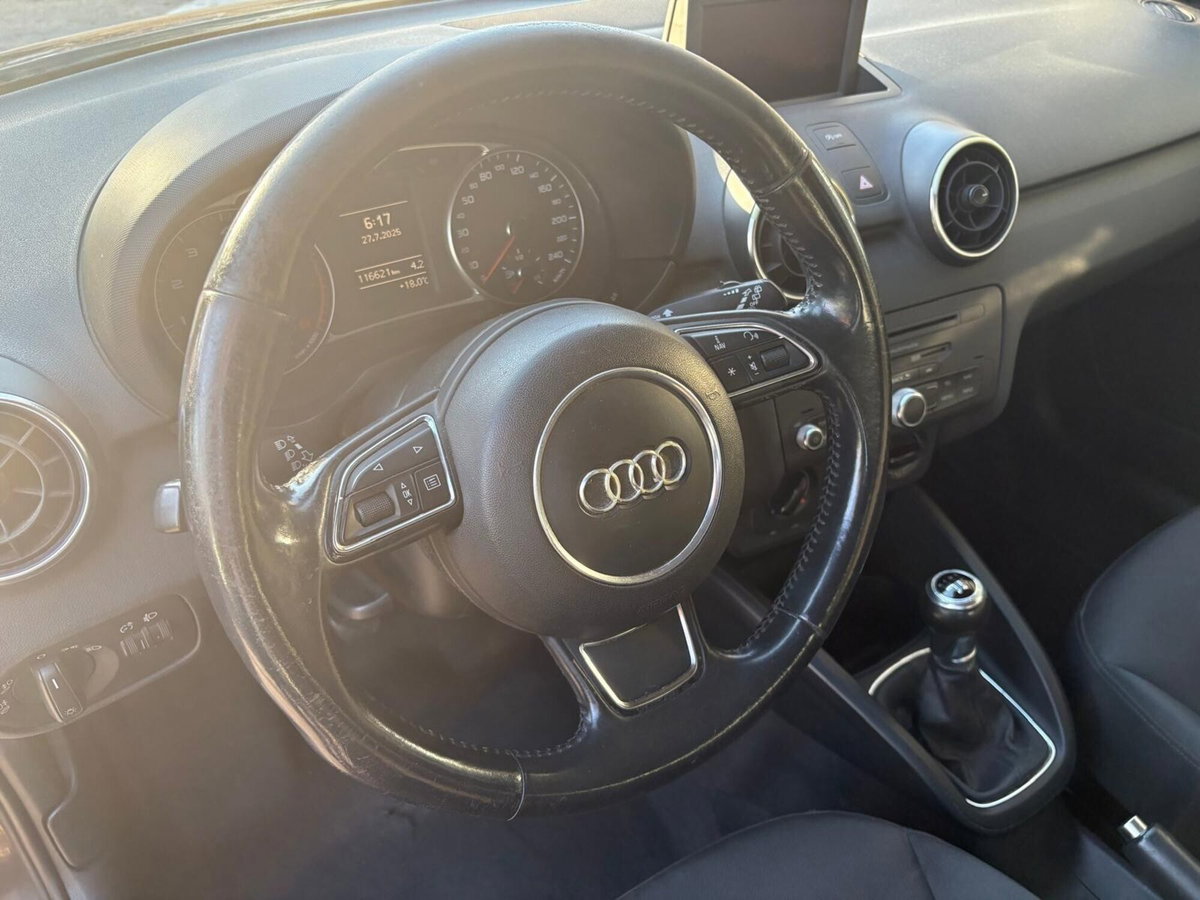 Audi A1 1.2 TFSI Attraction (5)