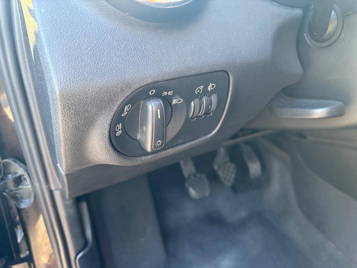 Audi A1 1.2 TFSI Attraction (6)