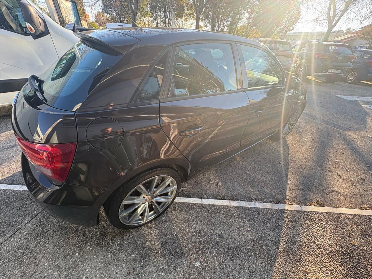 Audi A1 1.2 TFSI Attraction (7)