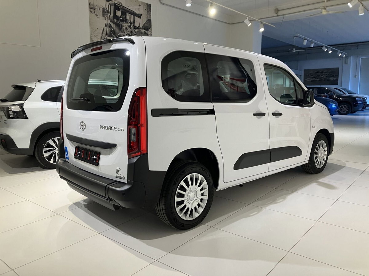 Toyota Proace City Verso City Verso 1.5D 100 CV S&S Short Lounge (3)