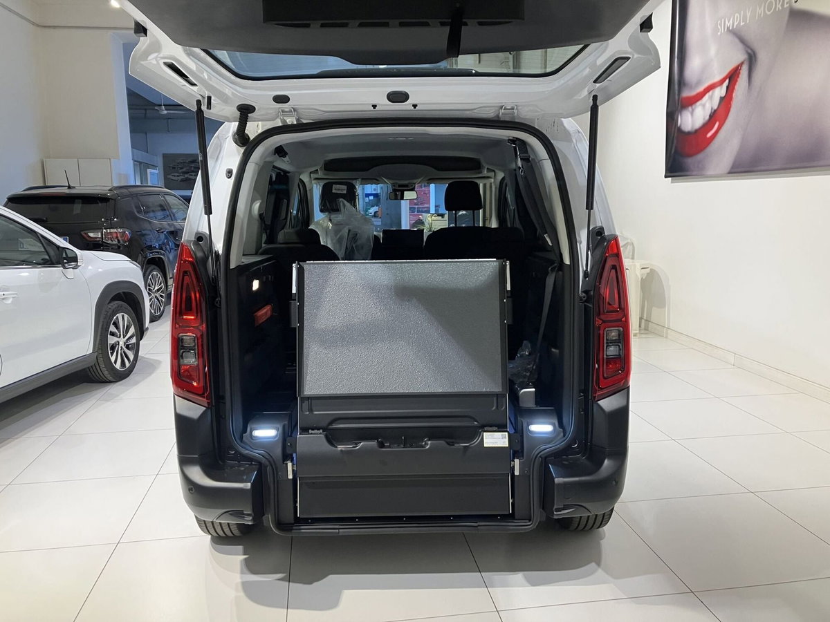 Toyota Proace City Verso City Verso 1.5D 100 CV S&S Short Lounge (5)