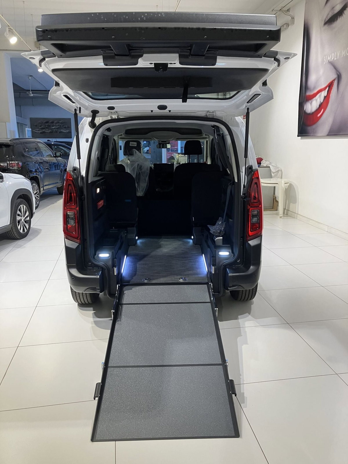 Toyota Proace City Verso City Verso 1.5D 100 CV S&S Short Lounge (6)