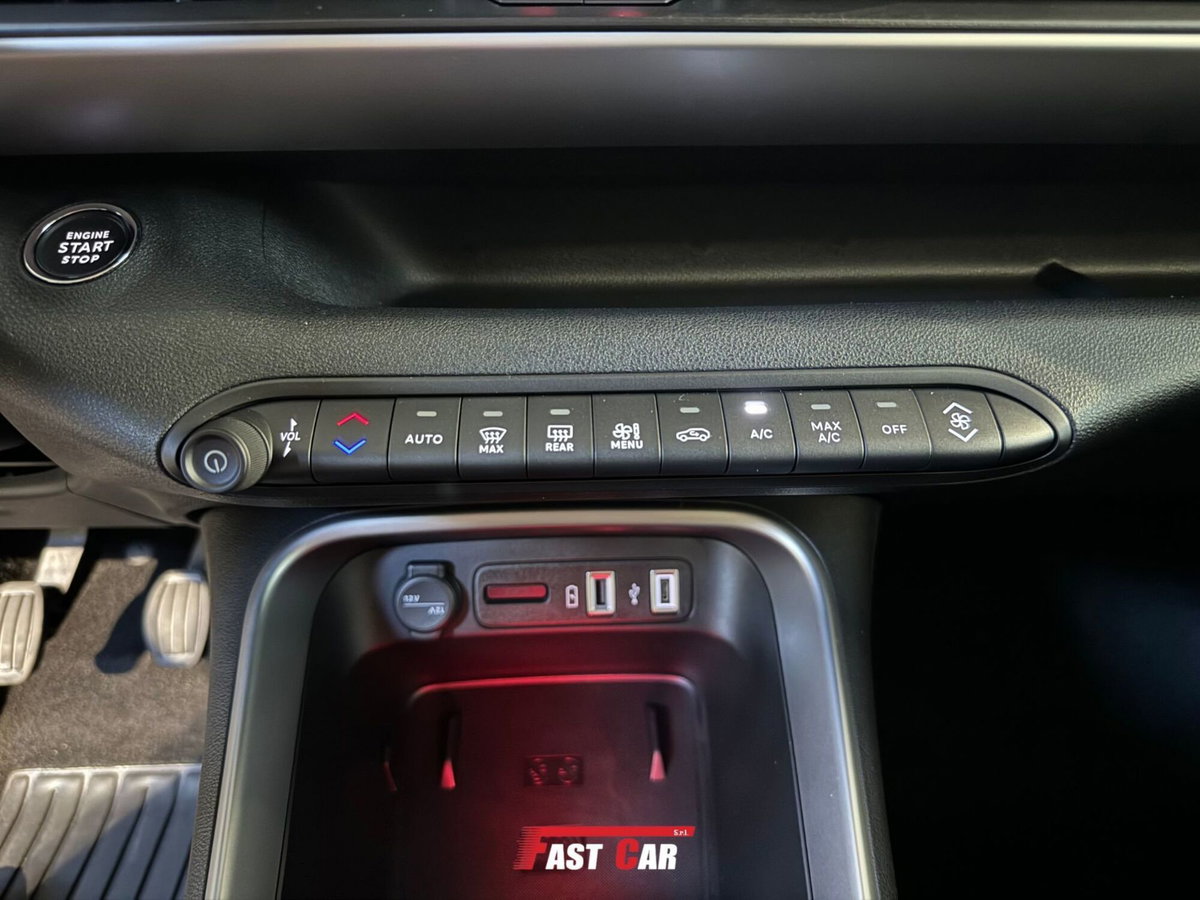 Jeep Avenger 1.2 turbo Summit fwd 100cv (17)