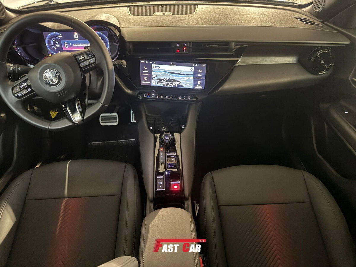 Alfa Romeo Junior elettrica Speciale 156cv (20)