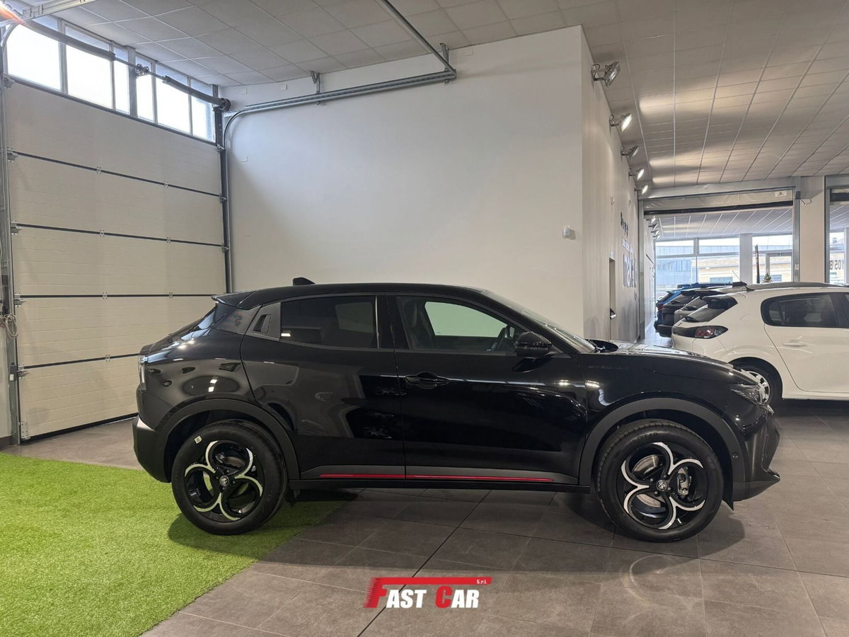Alfa Romeo Junior elettrica Speciale 156cv (4)