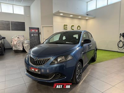 Lancia Ypsilon 1.0 FireFly 5 porte S&S Hybrid Silver Plus usata