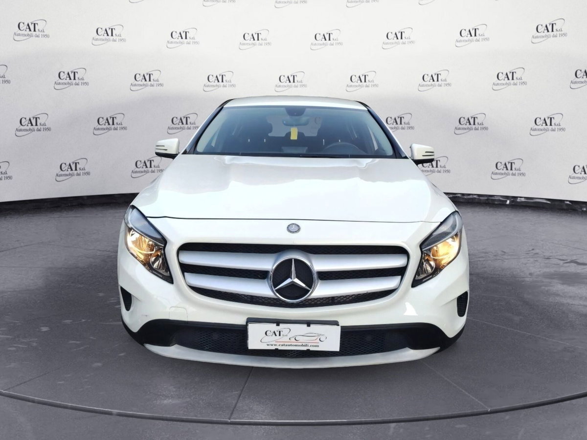 Mercedes-Benz GLA SUV 180 CDI Executive (2)